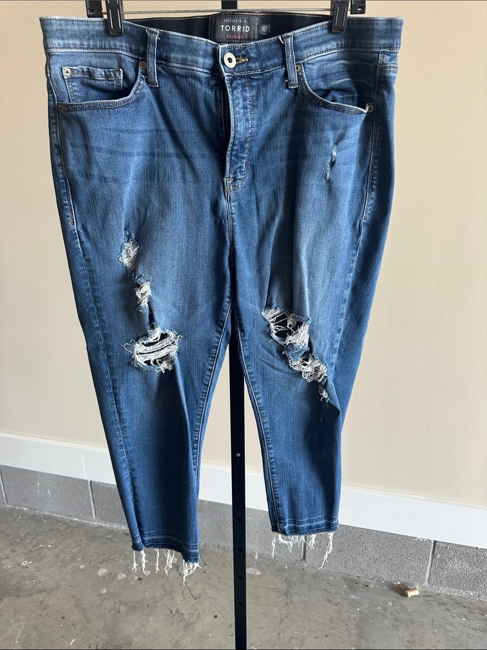 Torrid Sky High Skinny Crop jeans size 20 women’s